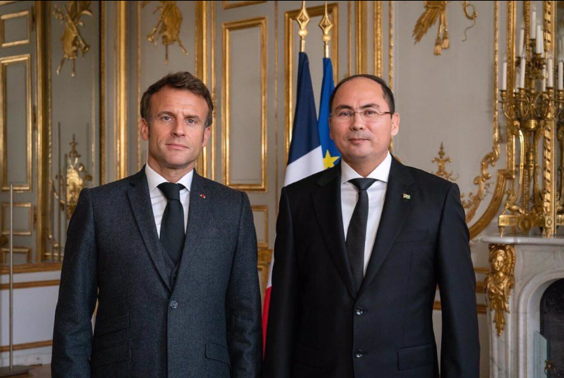 Le président E. Macron et M. Charyev